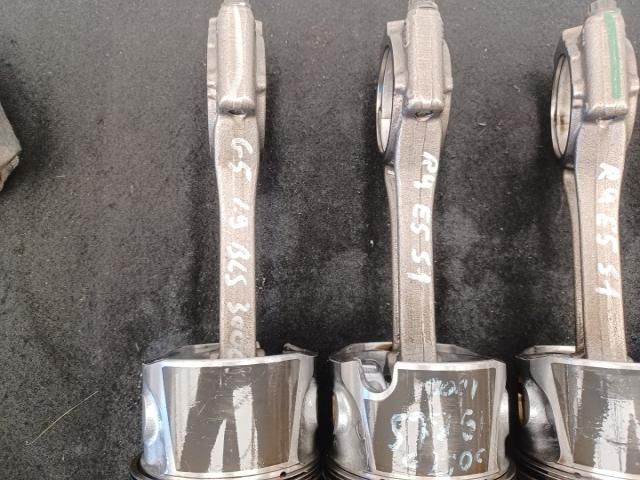 bontott VW GOLF V Dugattyú