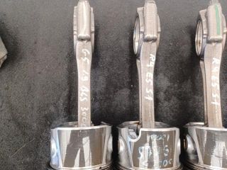 bontott VW GOLF V Dugattyú