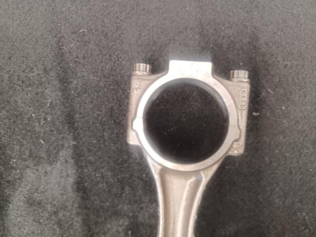 bontott VW GOLF V Dugattyú