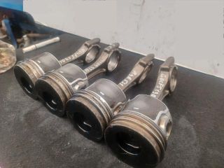 bontott VW GOLF V Dugattyú