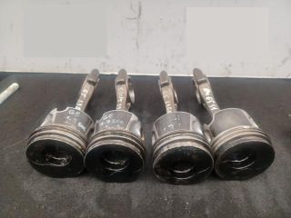 bontott VW GOLF V Dugattyú