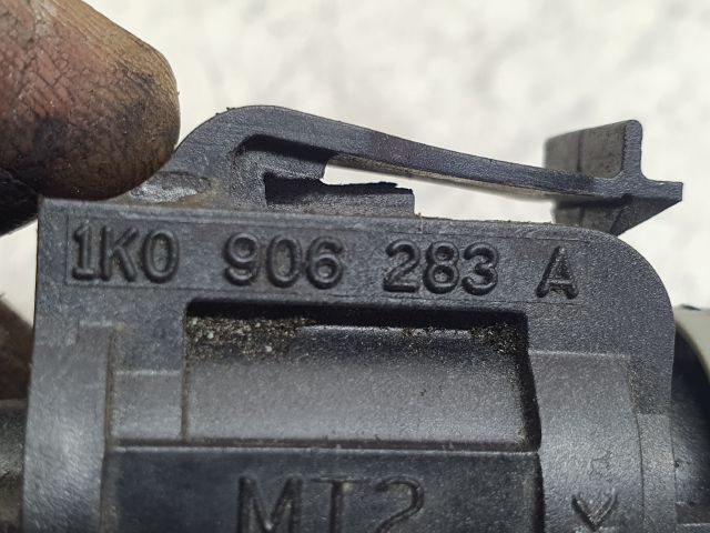 bontott VW GOLF V EGR / AGR Vákum Szelep