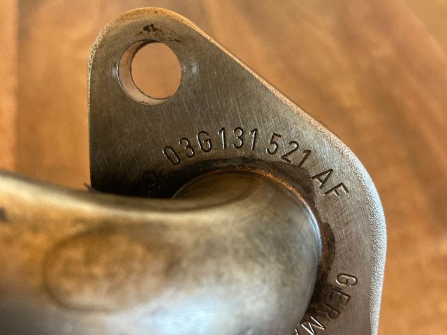 bontott VW GOLF V EGR Hűtő Cső