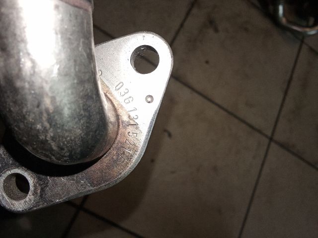 bontott VW GOLF V EGR Hűtő Cső