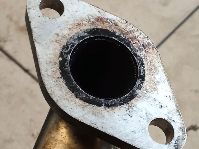 bontott VW GOLF V EGR Hűtő Cső