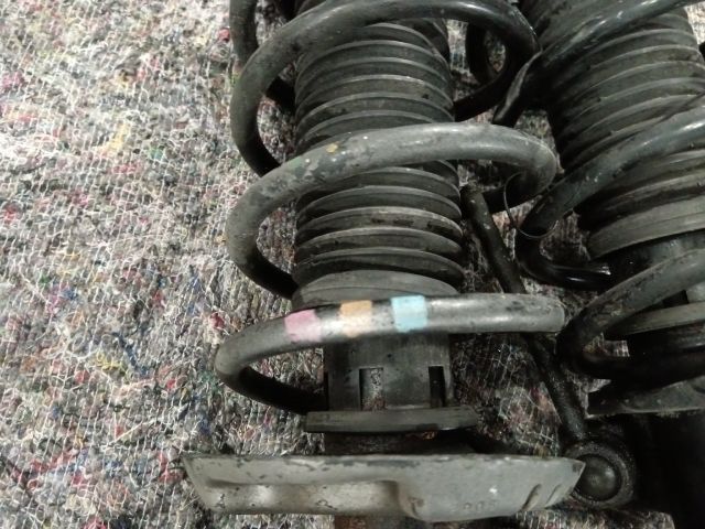 bontott VW GOLF V Első Lengéscsillapító Pár