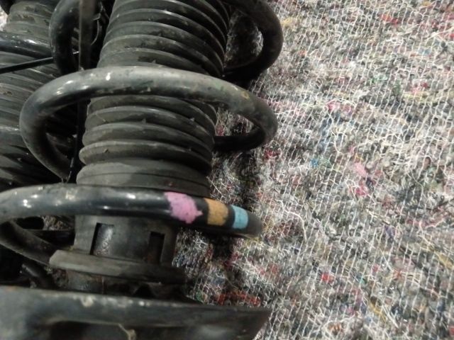 bontott VW GOLF V Első Lengéscsillapító Pár