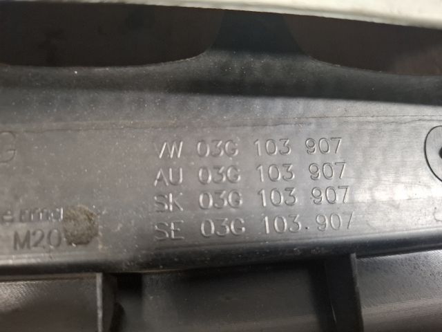 bontott VW GOLF V Felső Motorburkolat