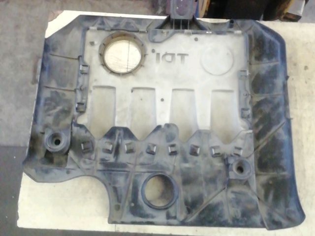 bontott VW GOLF V Felső Motorburkolat