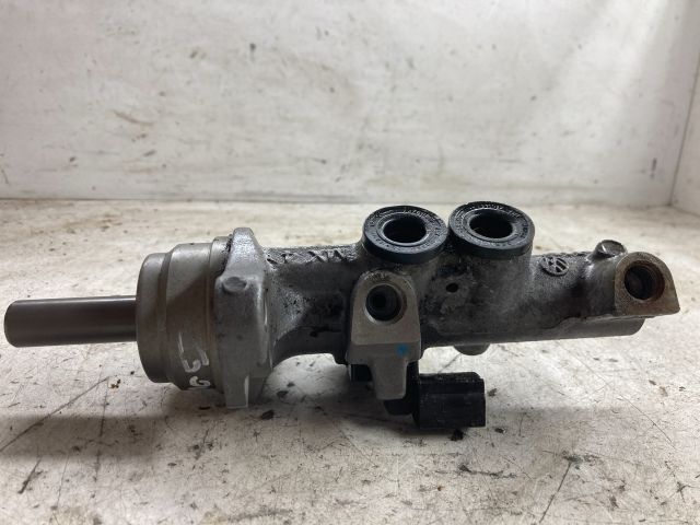 bontott VW GOLF V Főfékhenger