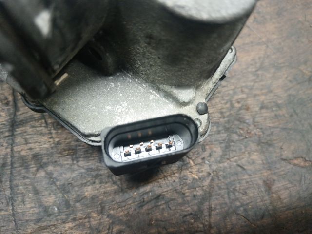 bontott VW GOLF V Fojtószelep (Elektromos)