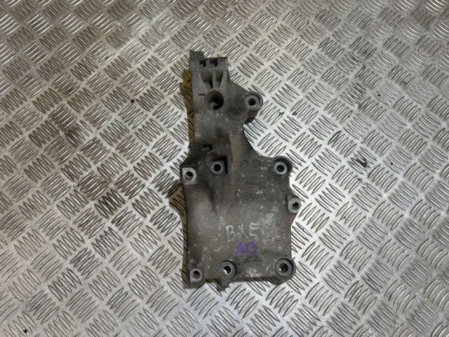 bontott VW GOLF V Generátor Tartó Bak