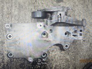 bontott VW GOLF V Generátor Tartó Bak