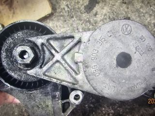 bontott VW GOLF V Generátor Tartó Bak