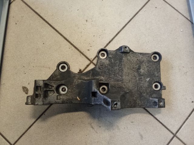 bontott VW GOLF V Generátor Tartó Bak