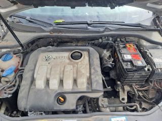 bontott VW GOLF V Generátor