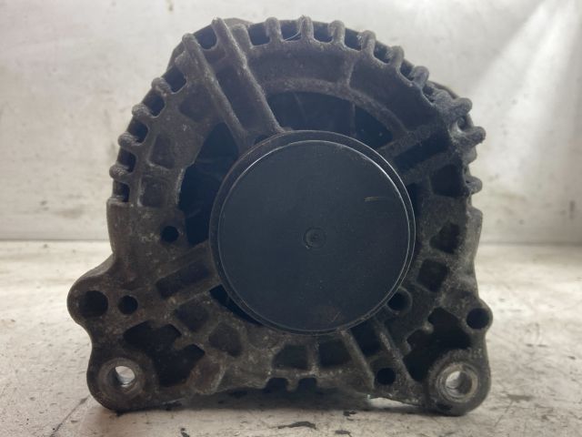 bontott VW GOLF V Generátor