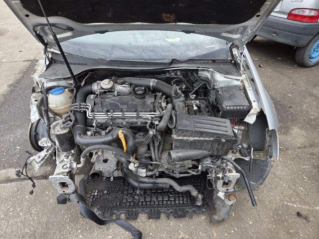 bontott VW GOLF V Generátor