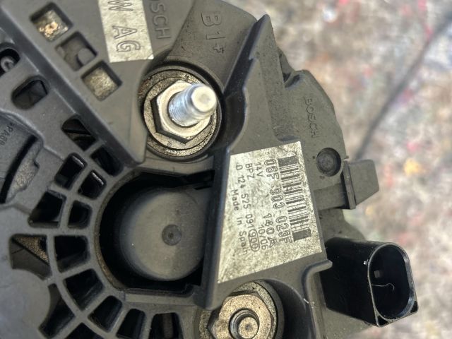 bontott VW GOLF V Generátor