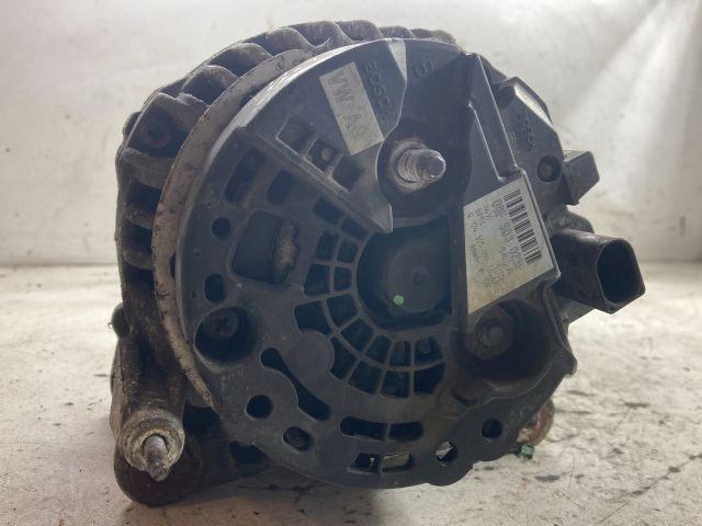 bontott VW GOLF V Generátor