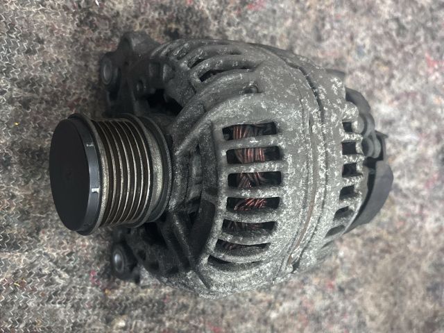 bontott VW GOLF V Generátor