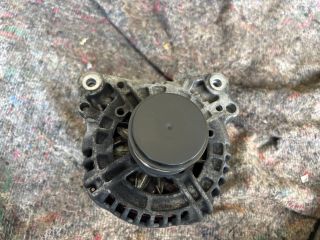 bontott VW GOLF V Generátor