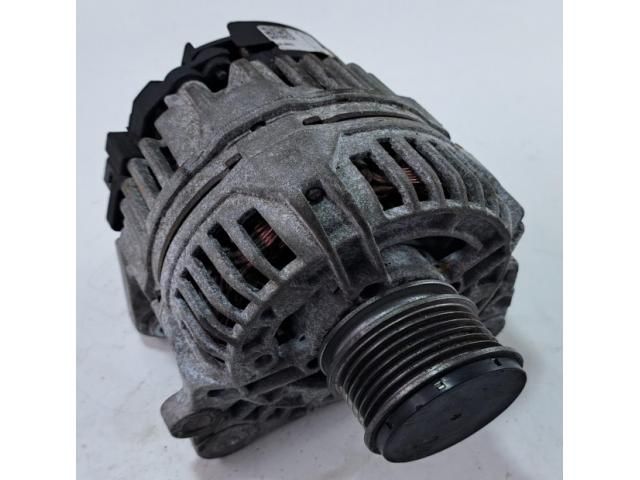 bontott VW GOLF V Generátor