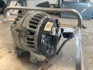 bontott VW GOLF V Generátor