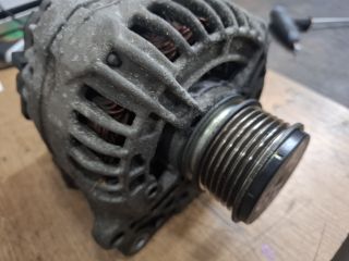 bontott VW GOLF V Generátor