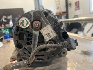 bontott VW GOLF V Generátor