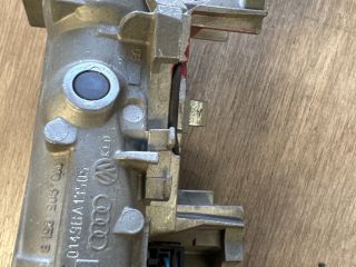 bontott VW GOLF V Gyújtáskapcsoló Házzal