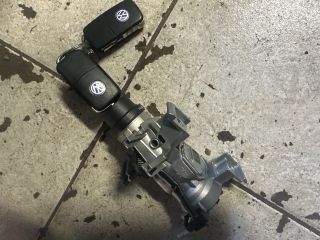 bontott VW GOLF V Gyújtáskapcsoló Házzal