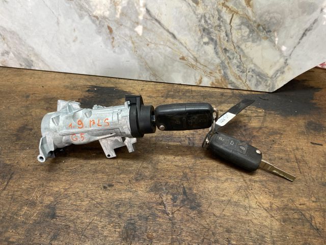 bontott VW GOLF V Gyújtáskapcsoló Házzal