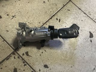 bontott VW GOLF V Gyújtáskapcsoló Házzal