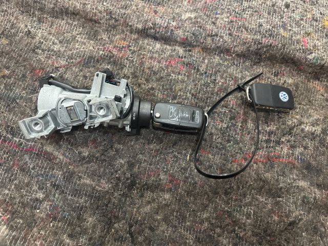 bontott VW GOLF V Gyújtáskapcsoló Házzal