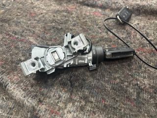 bontott VW GOLF V Gyújtáskapcsoló Házzal