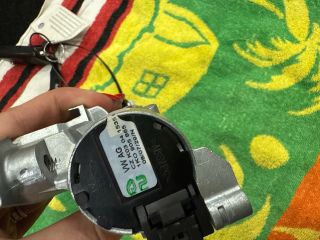 bontott VW GOLF V Gyújtáskapcsoló Házzal