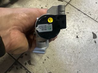 bontott VW GOLF V Gyújtáskapcsoló Házzal