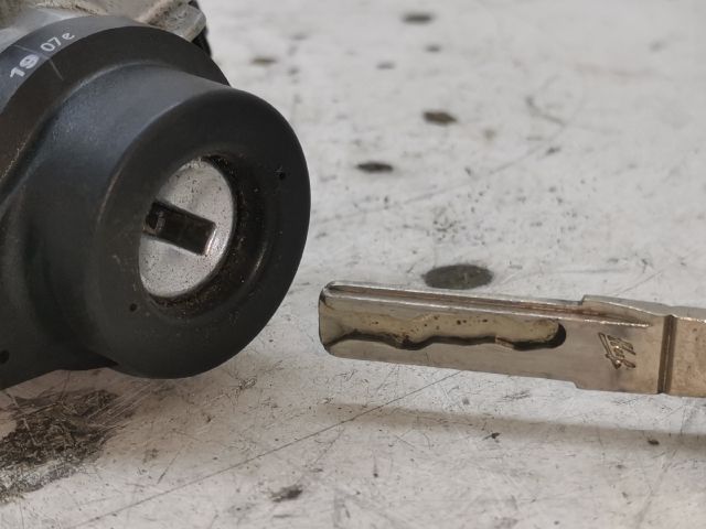 bontott VW GOLF V Gyújtáskapcsoló