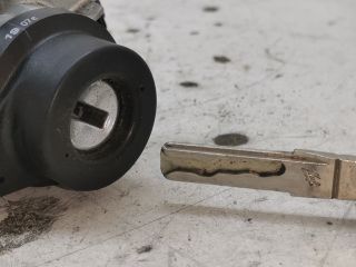 bontott VW GOLF V Gyújtáskapcsoló