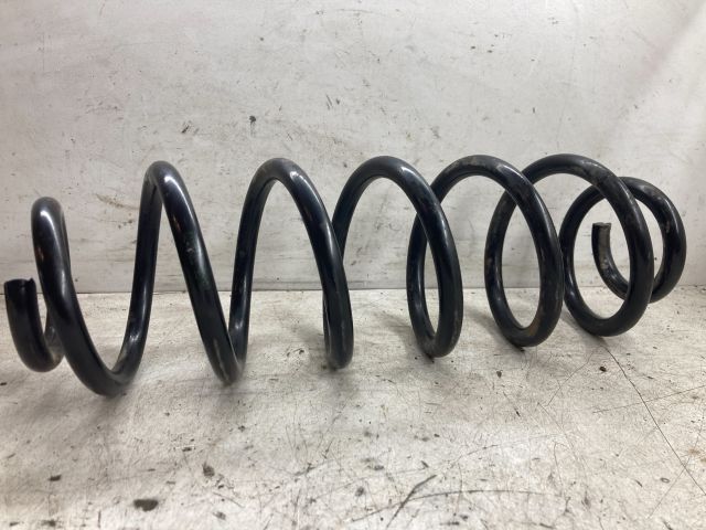 bontott VW GOLF V Hátsó Rugó