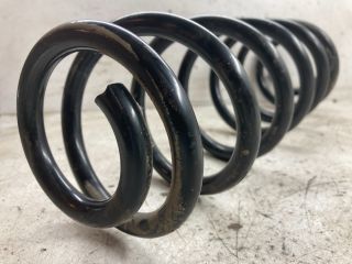 bontott VW GOLF V Hátsó Rugó