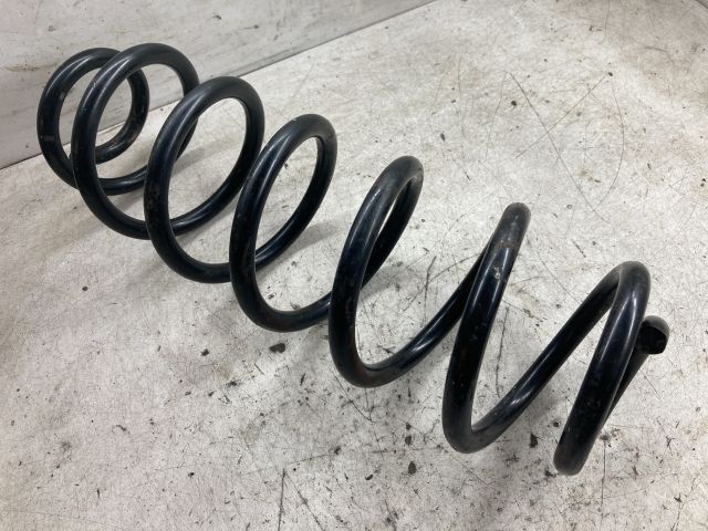 bontott VW GOLF V Hátsó Rugó