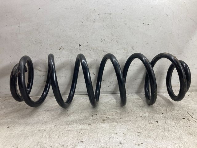 bontott VW GOLF V Hátsó Rugó