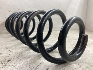 bontott VW GOLF V Hátsó Rugó