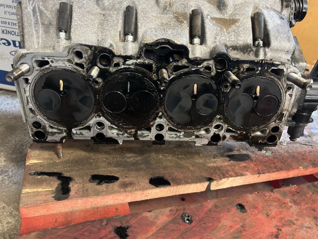 bontott VW GOLF V Hengerfej