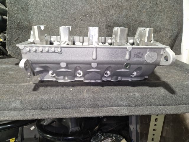 bontott VW GOLF V Hengerfej