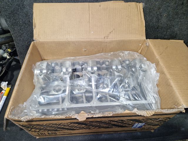 bontott VW GOLF V Hengerfej