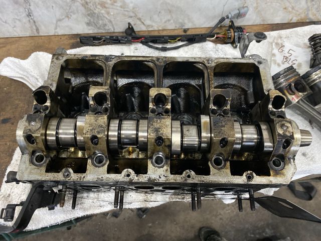 bontott VW GOLF V Hengerfej