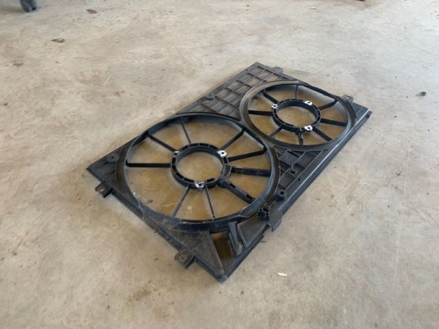 bontott VW GOLF V Hűtőventilátor Keret